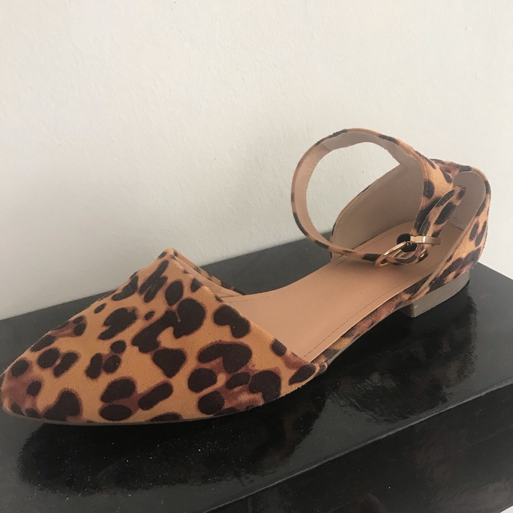 RAIDS Fancy Leopard Pattern Flat Sandals